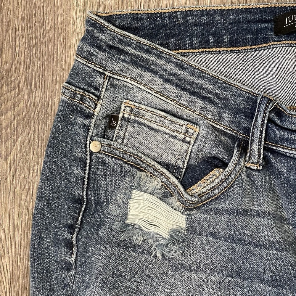 Judy Blue Jeans Womens 11/30 Skinny Fit Capri‎ Distressed Ripped Stretch Denim - Picture 3 of 8